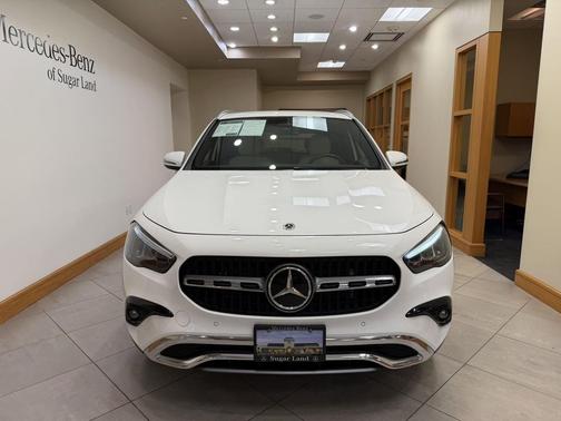 Polar White 2025 Mercedes-Benz GLA 250 4MATIC