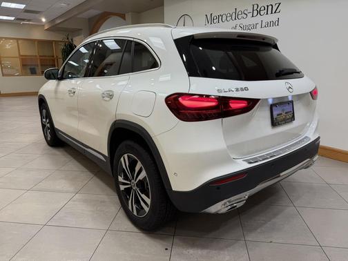 Polar White 2025 Mercedes-Benz GLA 250 4MATIC