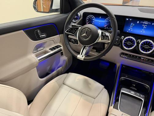 Polar White 2025 Mercedes-Benz GLA 250 4MATIC