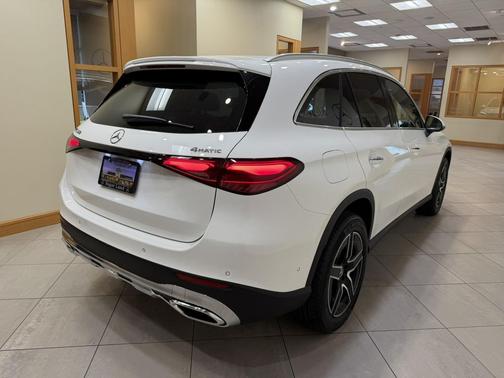 2026 Mercedes-Benz GLC 300 4MATIC