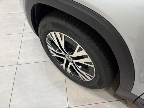 Cirrus Silver Metallic 2026 Mercedes-Benz GLB 250 Base