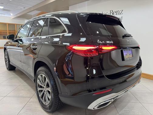 2025 Mercedes-Benz GLC 300 Base