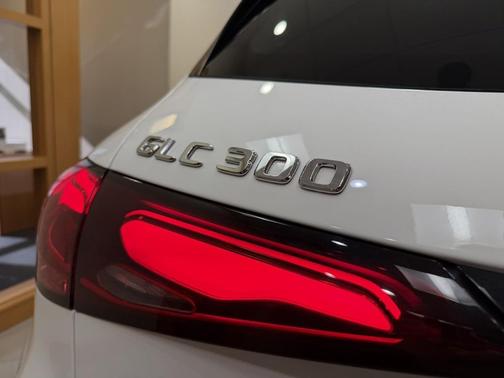 2024 Mercedes-Benz GLC 300 4MATIC