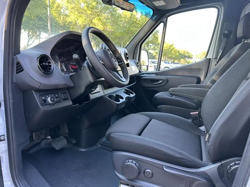 2024 Mercedes-Benz Sprinter 2500 Standard Roof