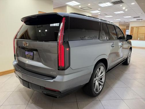2025 Cadillac Escalade ESV Sport