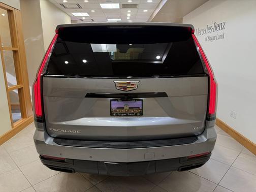 2025 Cadillac Escalade ESV Sport