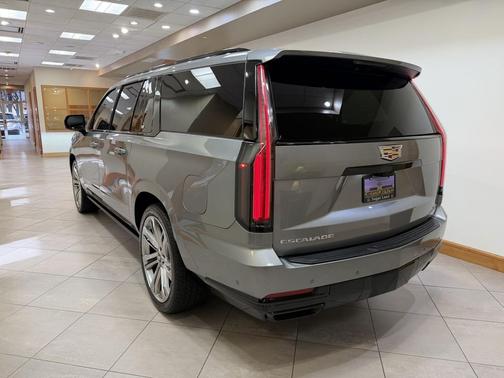 2025 Cadillac Escalade ESV Sport