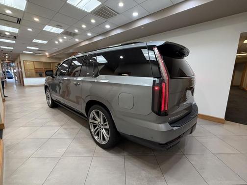 2025 Cadillac Escalade ESV Sport