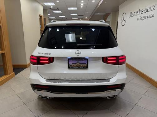Polar White 2025 Mercedes-Benz GLB 250 Base