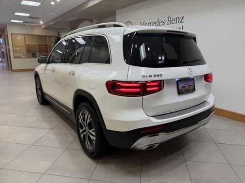 Polar White 2025 Mercedes-Benz GLB 250 Base