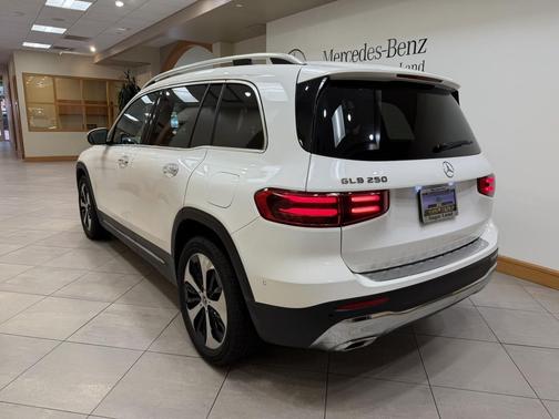 Polar White 2025 Mercedes-Benz GLB 250 Base