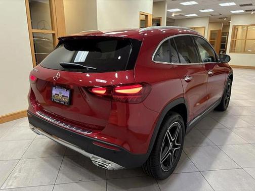 MANUFAKTUR Patagonia Red Metallic 2026 Mercedes-Benz GLA 250 4MATIC