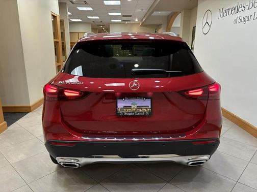 MANUFAKTUR Patagonia Red Metallic 2026 Mercedes-Benz GLA 250 4MATIC