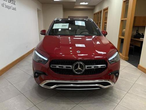 MANUFAKTUR Patagonia Red Metallic 2026 Mercedes-Benz GLA 250 4MATIC