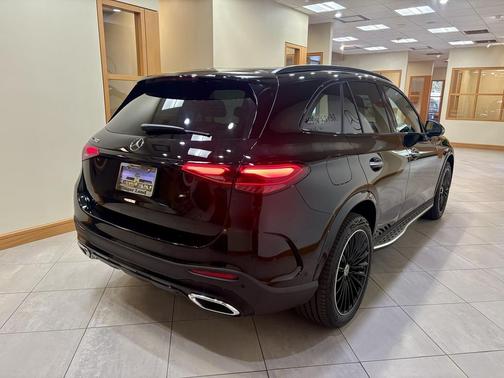 2026 Mercedes-Benz GLC 300 Base