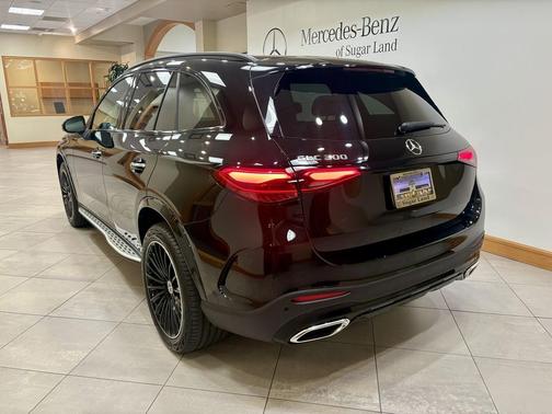 2026 Mercedes-Benz GLC 300 Base