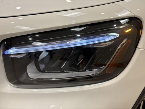 Polar White 2026 Mercedes-Benz GLB 250 Base