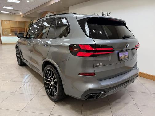 Skyscraper Grey Metallic 2024 BMW X5 M60i