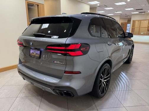 Skyscraper Grey Metallic 2024 BMW X5 M60i