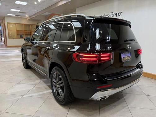 Night Black 2025 Mercedes-Benz GLB 250 Base