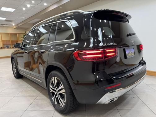 2025 Mercedes-Benz GLB 250 Base