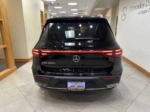 2025 Mercedes-Benz EQB 250 Base