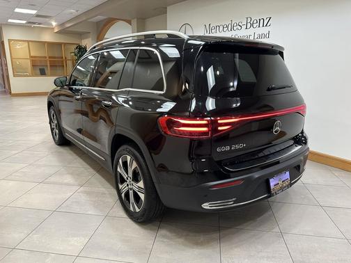 2025 Mercedes-Benz EQB 250 Base