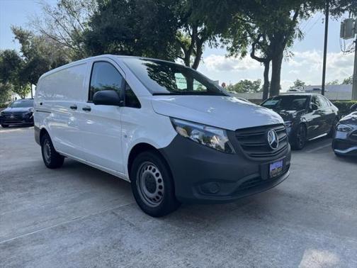 2023 Mercedes-Benz Metris Base