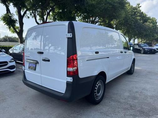 2023 Mercedes-Benz Metris Base