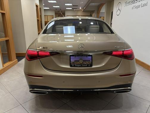 MANUFAKTUR Kalahari Gold Metallic 2026 Mercedes-Benz S-Class 4MATIC