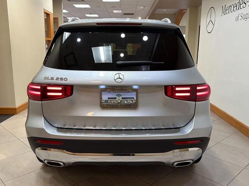 Cirrus Silver Metallic 2026 Mercedes-Benz GLB 250 Base