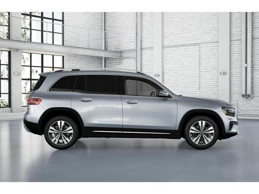 Cirrus Silver Metallic 2026 Mercedes-Benz GLB 250 Base