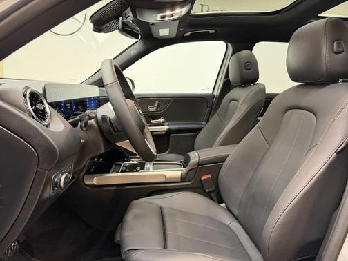 2026 Mercedes-Benz GLB 250 Base