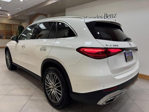 2025 Mercedes-Benz GLC 300 Base