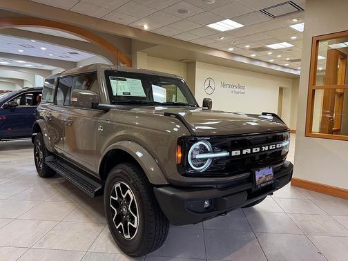 Marsh Gray 2025 Ford Bronco Outer Banks