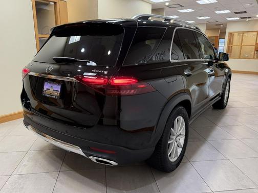 Obsidian Black Metallic 2026 Mercedes-Benz GLE 350 4MATIC