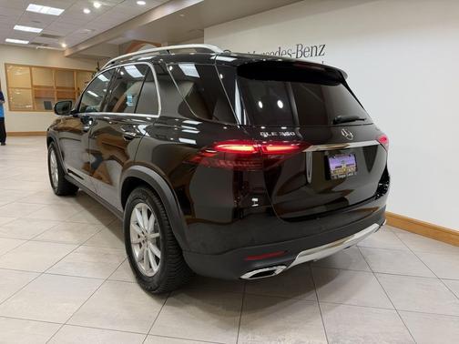 Obsidian Black Metallic 2026 Mercedes-Benz GLE 350 4MATIC