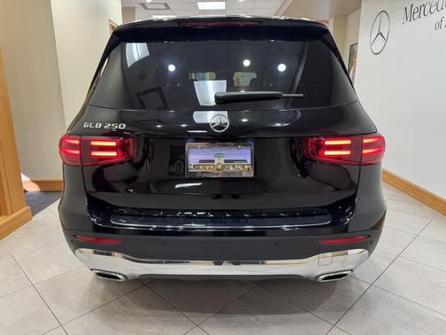 2026 Mercedes-Benz GLB 250 Base