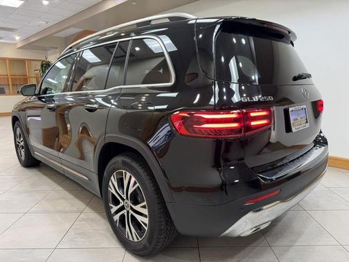 2026 Mercedes-Benz GLB 250 Base