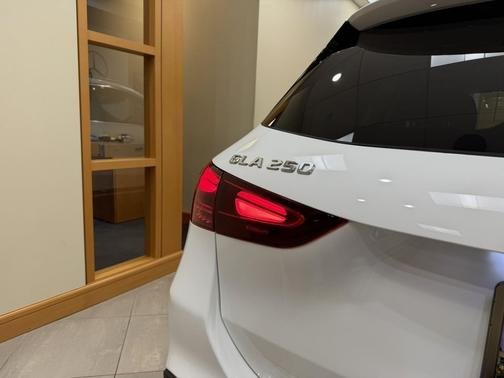 Polar White 2025 Mercedes-Benz GLA 250 4MATIC