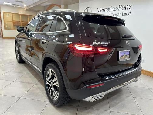 Night Black 2025 Mercedes-Benz GLA 250 4MATIC