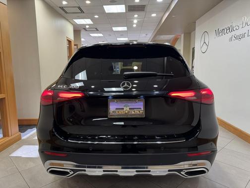 2025 Mercedes-Benz GLC 300 Base