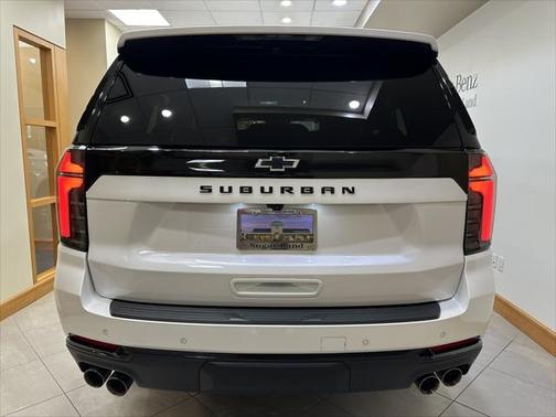 2025 Chevrolet Suburban 4WD Z71