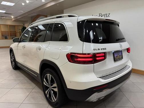 Polar White 2025 Mercedes-Benz GLB 250 Base