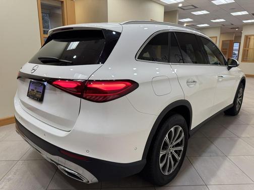 2025 Mercedes-Benz GLC 300 Base