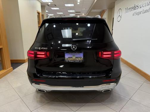 Night Black 2025 Mercedes-Benz GLB 250 Base
