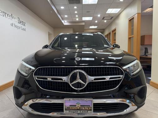 2025 Mercedes-Benz GLC 300 Base