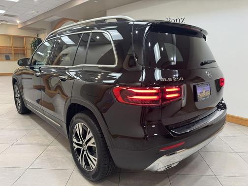 2025 Mercedes-Benz GLB 250 Base