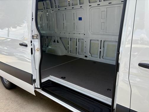 2026 Mercedes-Benz Sprinter 2500 High Roof