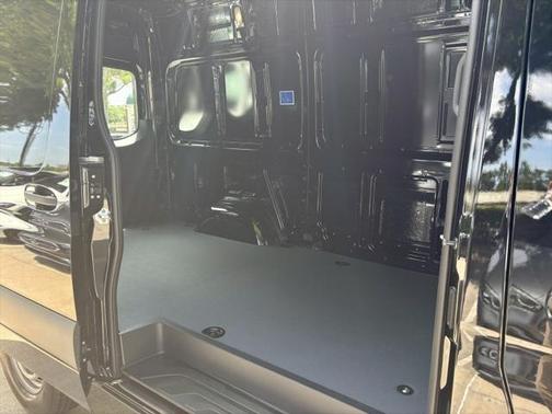 2025 Mercedes-Benz Sprinter 2500 Standard Roof